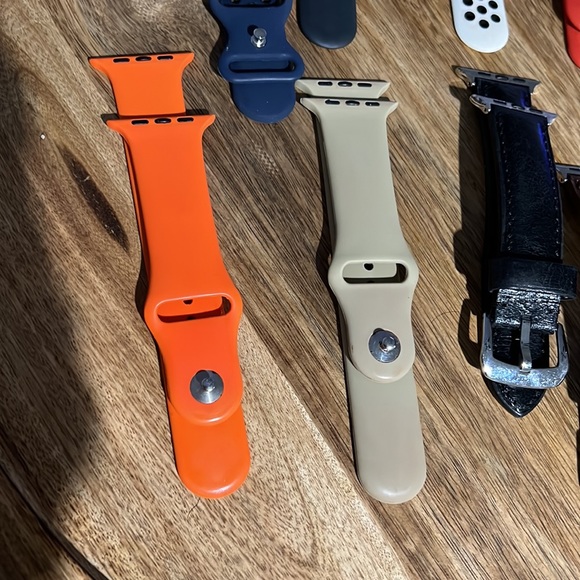 9 Left - Assorted Watchbands for the Apple Watch - Picture 2 of 7
